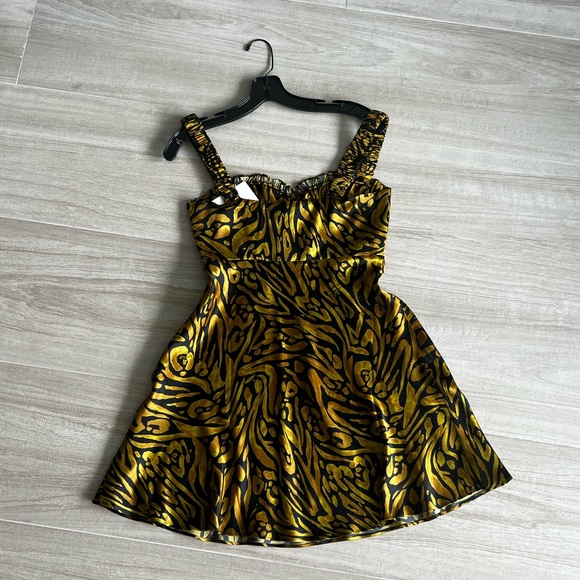 Nicholas Simie gathered printed silk-satin mini dress - Picture 4 of 8